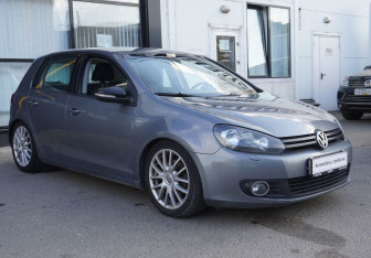 Подержанный автомобиль Volkswagen Golf Hatchback 2012 года (3 фото)