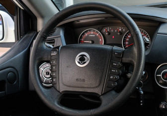 Подержанный автомобиль SsangYong Actyon Sports 2012 года (11 фото)