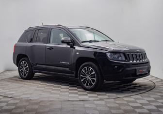 Подержанный автомобиль Jeep Compass 2012 года (3 фото)