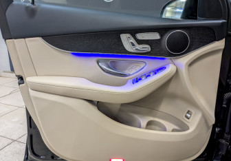 Подержанный автомобиль Mercedes-Benz GLC Coupe 2021 года (19 фото)