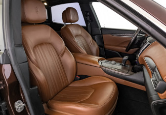 Подержанный автомобиль Maserati Levante 2017 года (24 фото)