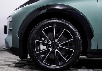 Подержанный автомобиль Zeekr X 2023 года (15 фото)