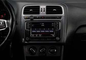 Подержанный автомобиль Volkswagen Polo Sedan 2019 года (10 фото)