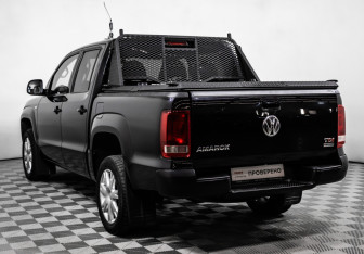 Подержанный автомобиль Volkswagen Amarok 2010 года (7 фото)