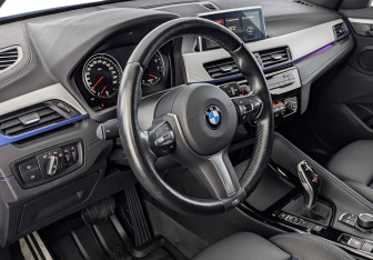 Подержанный автомобиль BMW X1 2021 года (15 фото)