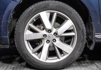 Подержанный автомобиль Nissan Pathfinder 2014 года (24 фото)