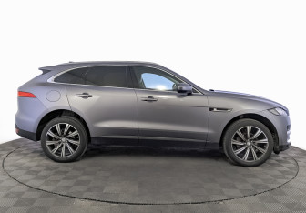 Подержанный автомобиль Jaguar F-Pace 2019 года (4 фото)
