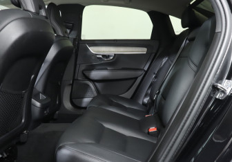 Подержанный автомобиль Volvo S90 2021 года (10 фото)