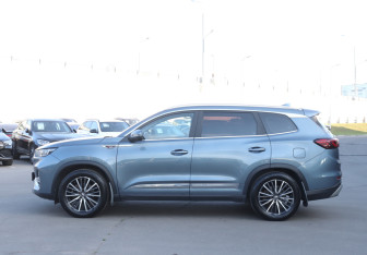 Подержанный автомобиль Chery Tiggo 8 Pro 2021 года (8 фото)