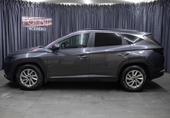 Подержанный автомобиль Hyundai Tucson 2022 года (8 фото)