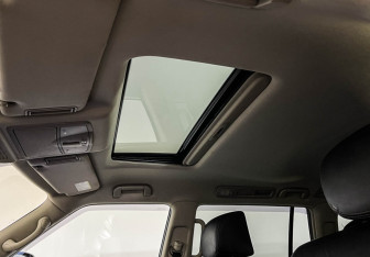 Подержанный автомобиль Nissan Patrol 2012 года (20 фото)