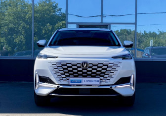 Подержанный автомобиль Changan UNI-K 2023 года (2 фото)