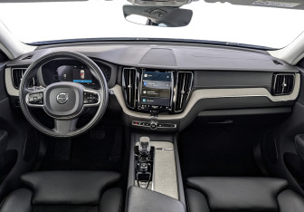 Подержанный автомобиль Volvo XC60 2021 года (14 фото)