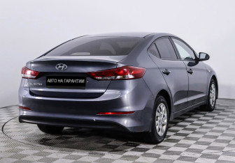 Подержанный автомобиль Hyundai Elantra Sedan 2016 года (5 фото)