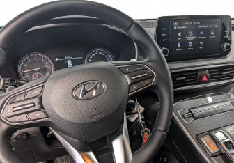 Подержанный автомобиль Hyundai Santa Fe 2021 года (27 фото)