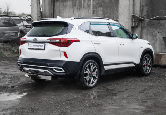 Подержанный автомобиль Kia Seltos 2021 года (4 фото)