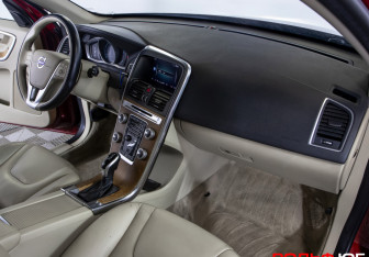 Подержанный автомобиль Volvo XC60 2017 года (7 фото)