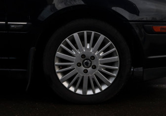 Подержанный автомобиль Volvo S80 2002 года (20 фото)