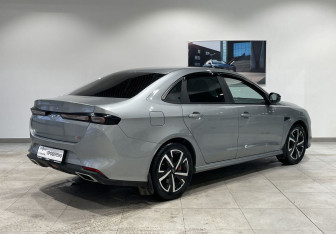 Подержанный автомобиль Kaiyi E5 2023 года (5 фото)