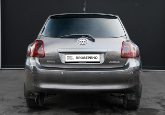 Подержанный автомобиль Toyota Auris Hatchback 2008 года (5 фото)