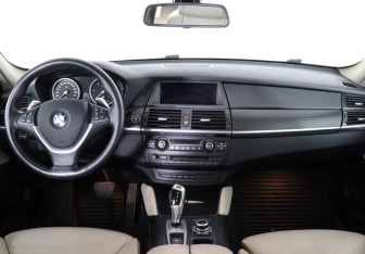 Подержанный автомобиль BMW X6 2013 года (8 фото)