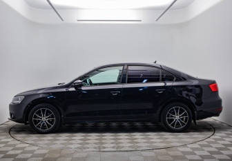 Подержанный автомобиль Volkswagen Jetta Sedan 2014 года (2 фото)