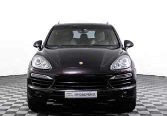 Подержанный автомобиль Porsche Cayenne 2012 года (2 фото)