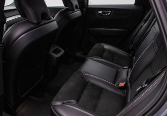 Подержанный автомобиль Volvo XC60 2019 года (11 фото)