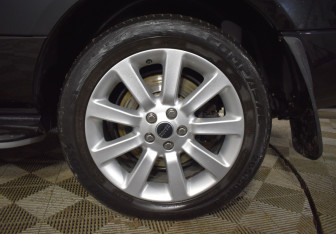 Подержанный автомобиль Land Rover Range Rover 2010 года (45 фото)