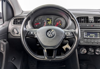 Подержанный автомобиль Volkswagen Polo Sedan 2018 года (21 фото)