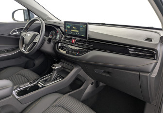 Новый Москвич 3 2025 (9 фото)