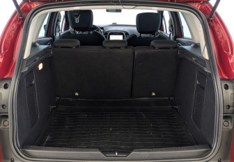 Подержанный автомобиль Renault Kaptur 2020 года (10 фото)