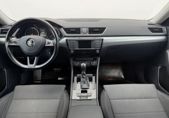 Подержанный автомобиль Skoda Superb Liftback 2016 года (12 фото)