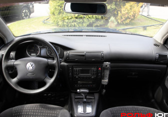 Подержанный автомобиль Volkswagen Passat Wagon 2002 года (11 фото)