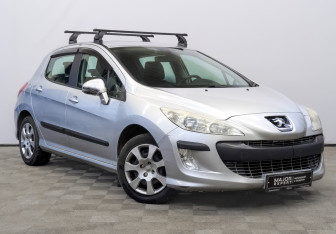 Подержанный автомобиль Peugeot 308 Hatchback 2011 года (3 фото)