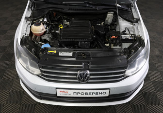 Подержанный автомобиль Volkswagen Polo Sedan 2018 года (9 фото)