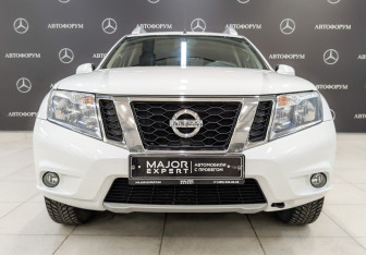 Подержанный автомобиль Nissan Terrano 2021 года (2 фото)