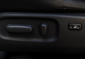 Подержанный автомобиль Toyota Avensis Sedan 2004 года (12 фото)