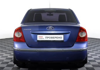 Подержанный автомобиль Ford Focus Sedan 2006 года (6 фото)