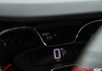 Подержанный автомобиль Renault Kaptur 2017 года (9 фото)