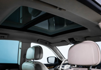 Подержанный автомобиль Maserati Levante 2017 года (16 фото)