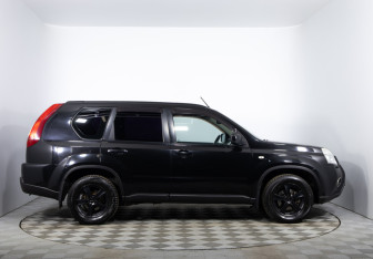 Подержанный автомобиль Nissan X-Trail 2012 года (4 фото)