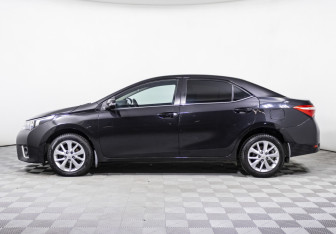 Подержанный автомобиль Toyota Corolla Sedan 2013 года (8 фото)
