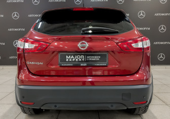 Подержанный автомобиль Nissan Qashqai 2016 года (6 фото)