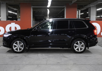 Подержанный автомобиль Volvo XC90 2020 года (8 фото)
