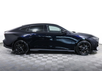 Подержанный автомобиль Changan UNI-V 2023 года (4 фото)