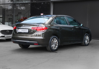 Подержанный автомобиль Citroen C4 Sedan 2016 года (4 фото)