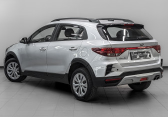 Подержанный автомобиль Kia Rio Hatchback 2021 года (7 фото)