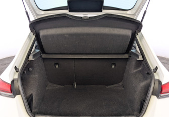 Подержанный автомобиль Skoda Rapid Liftback 2022 года (10 фото)