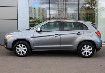 Подержанный автомобиль Mitsubishi ASX 2014 года (8 фото)